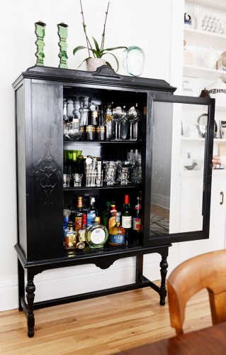 Mid century modern home bar design.  modern cabinet Top 30 Modern Cabinets Top 50 Modern Cabinets 15 e1448015889156