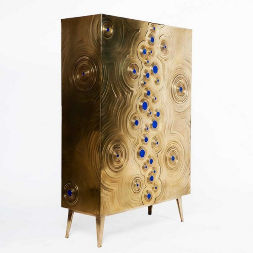 This golden cabinet was designed by Mattia Bonetti. It's amazing, isn't it?