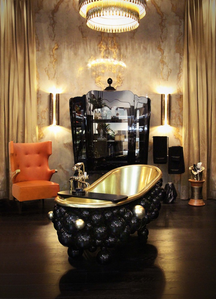 5-newton-bathtubs-palace-display-case-maison-valentina-HR Bathtub Ideas For Luxury Bathrooms