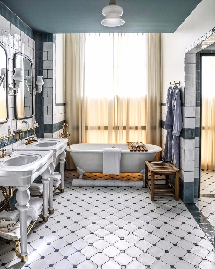 The Most Instagrammable Bathrooms in the World | www.bocadolobo.com #homedecorideas #homedecor #hotelbathroom #bathrooms #instagram #instagramable #decorations #photogenic #interiordesign @homedecorideas