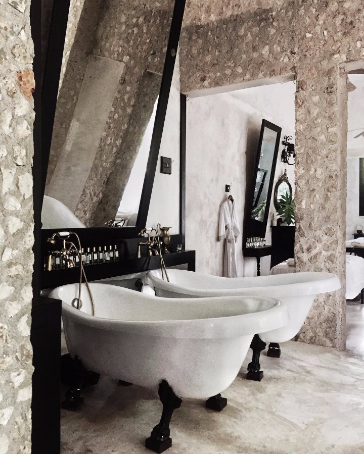 The Most Instagrammable Bathrooms in the World | www.bocadolobo.com #homedecorideas #homedecor #hotelbathroom #bathrooms #instagram #instagramable #decorations #photogenic #interiordesign @homedecorideas